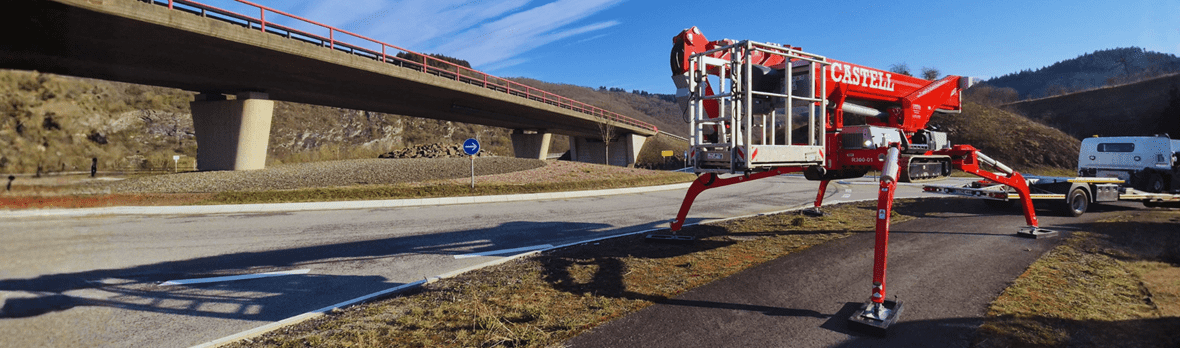 Arbeitsbühne im Einsatz