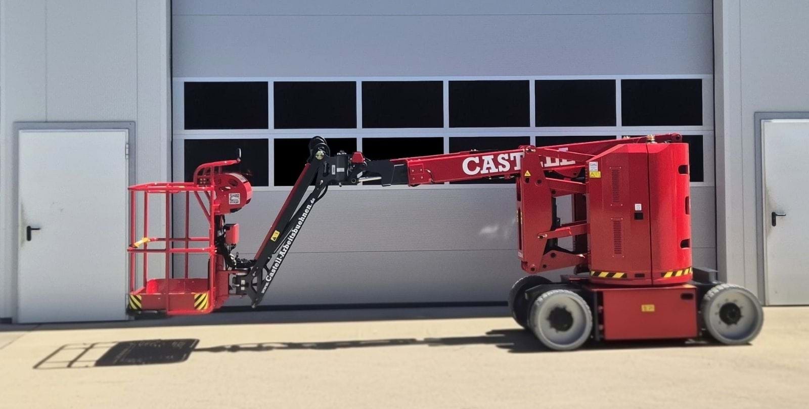 Magni EAB12AC mit 3D-Korbarm Magni EAB12AC mit 3D-Korbarm